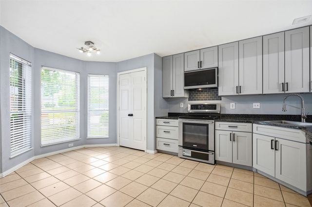 5503 Alta Verde Circle, Arlington, TX 76017