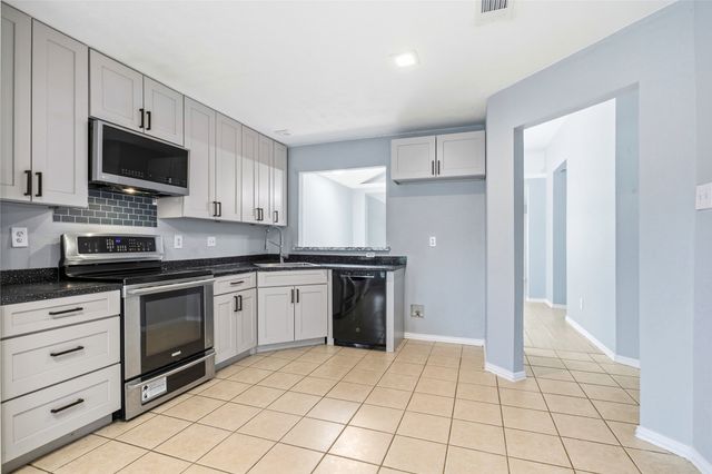5503 Alta Verde Circle, Arlington, TX 76017