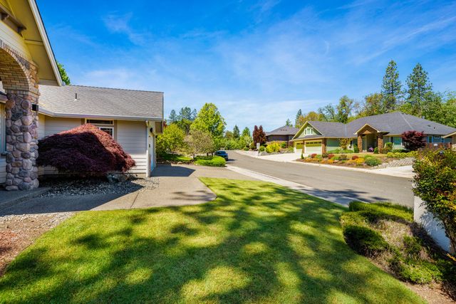 2310 Haviland Drive, Grants Pass, OR 97527
