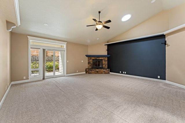 2310 Haviland Drive, Grants Pass, OR 97527