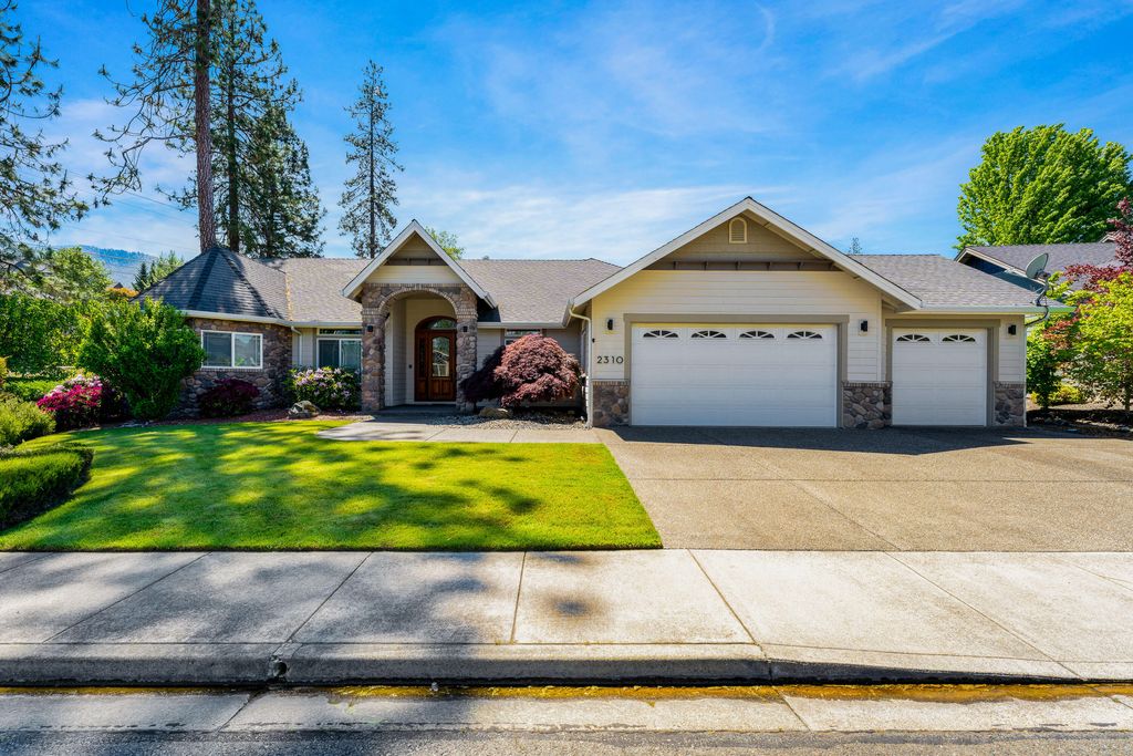 2310 Haviland Drive, Grants Pass, OR 97527