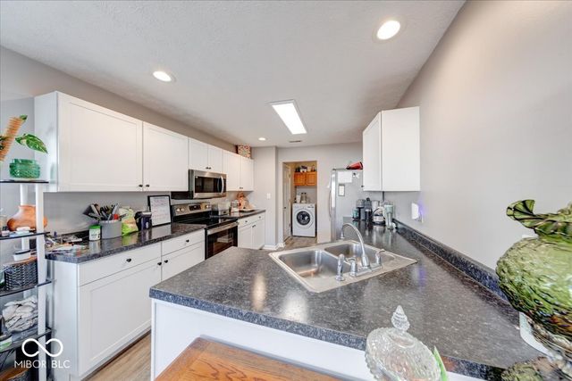 6608 Dunsdin Drive, Plainfield, IN 46168