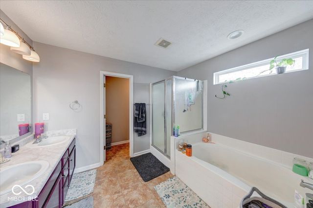 6608 Dunsdin Drive, Plainfield, IN 46168