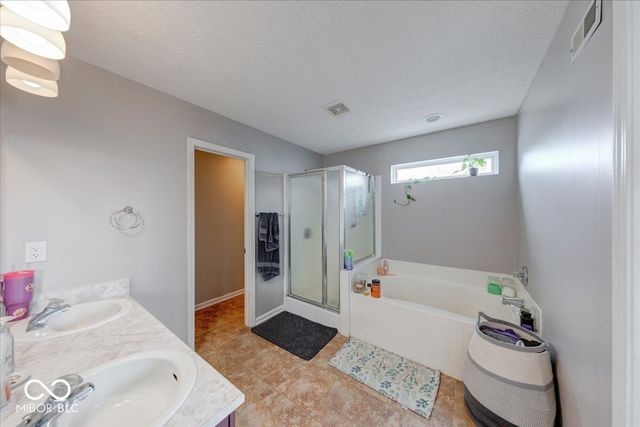 6608 Dunsdin Drive, Plainfield, IN 46168