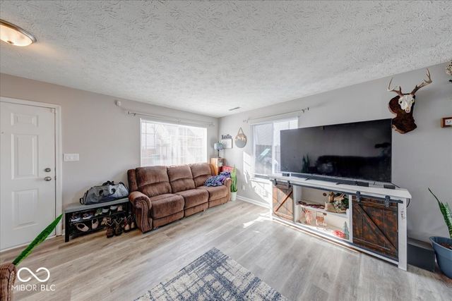 6608 Dunsdin Drive, Plainfield, IN 46168