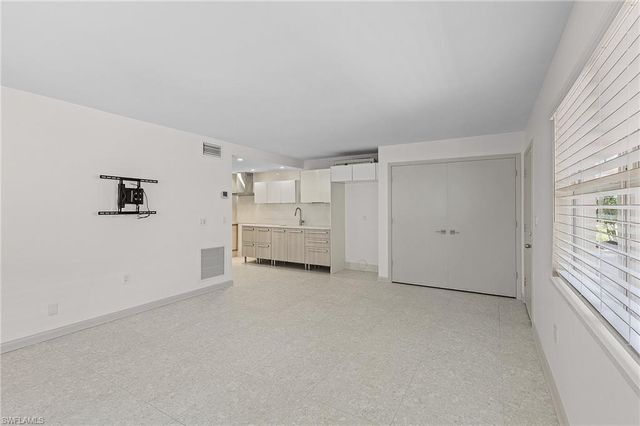 780 10th AVE S 4, Naples, FL 34102