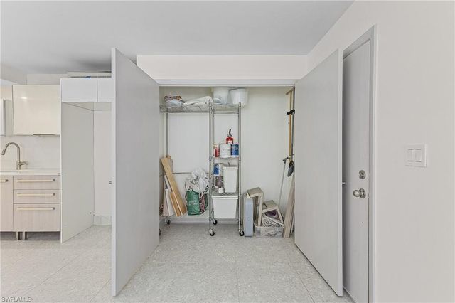 780 10th AVE S 4, Naples, FL 34102