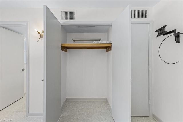 780 10th AVE S 4, Naples, FL 34102