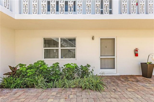 780 10th AVE S 4, Naples, FL 34102