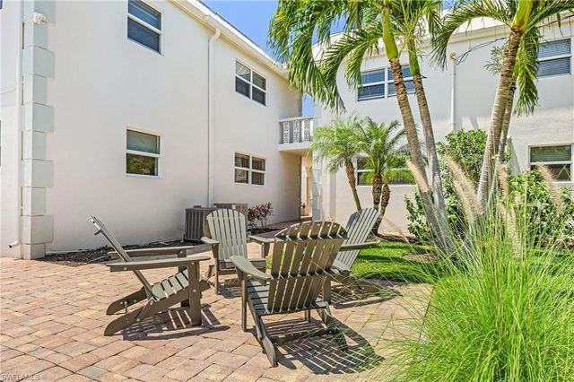 780 10th AVE S 4, Naples, FL 34102