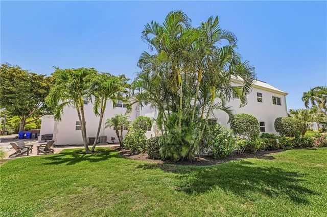 780 10th AVE S 4, Naples, FL 34102