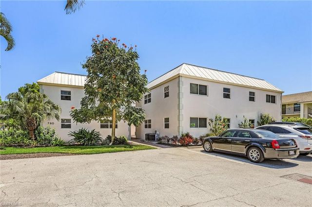 780 10th AVE S 4, Naples, FL 34102