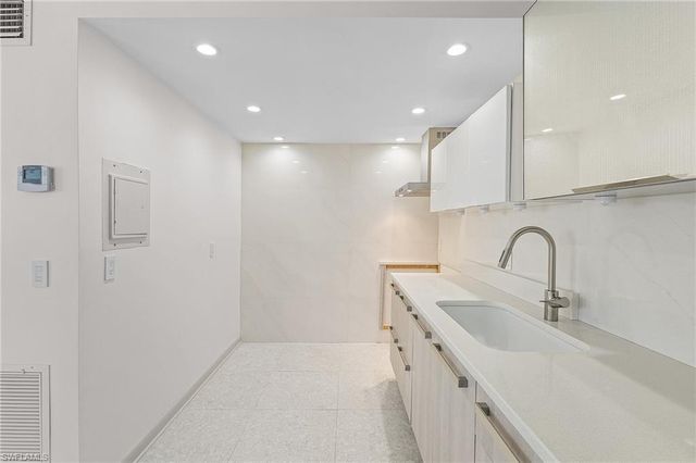 780 10th AVE S 4, Naples, FL 34102