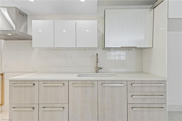 780 10th AVE S 4, Naples, FL 34102