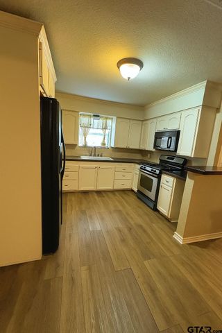 3325 FRANKSTON HIGHWAY, Tyler, TX 75701