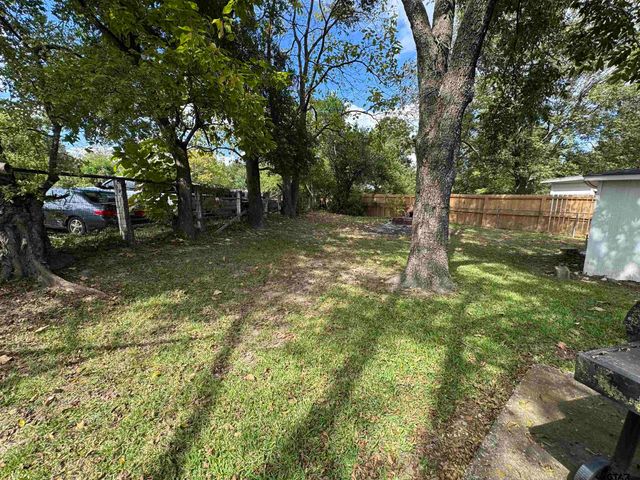 3325 FRANKSTON HIGHWAY, Tyler, TX 75701