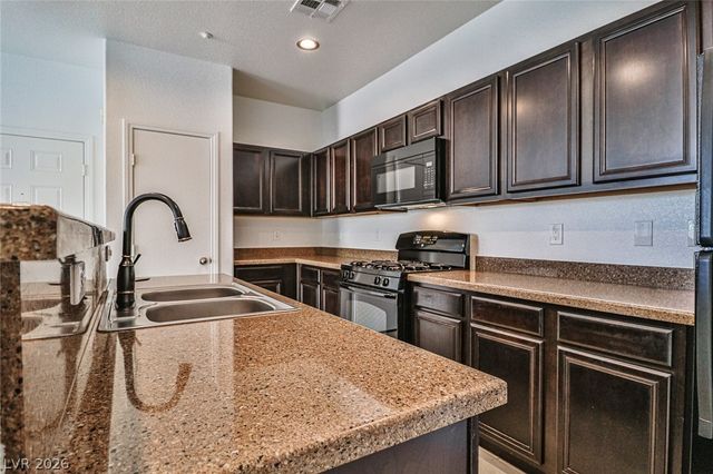4437 Dover Straight Street 105, Las Vegas, NV 89115