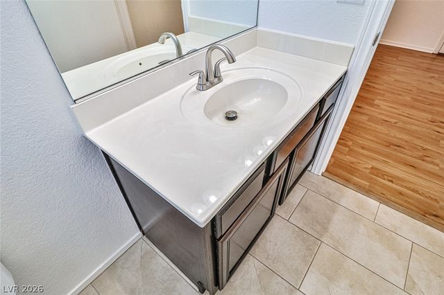 4437 Dover Straight Street 105, Las Vegas, NV 89115