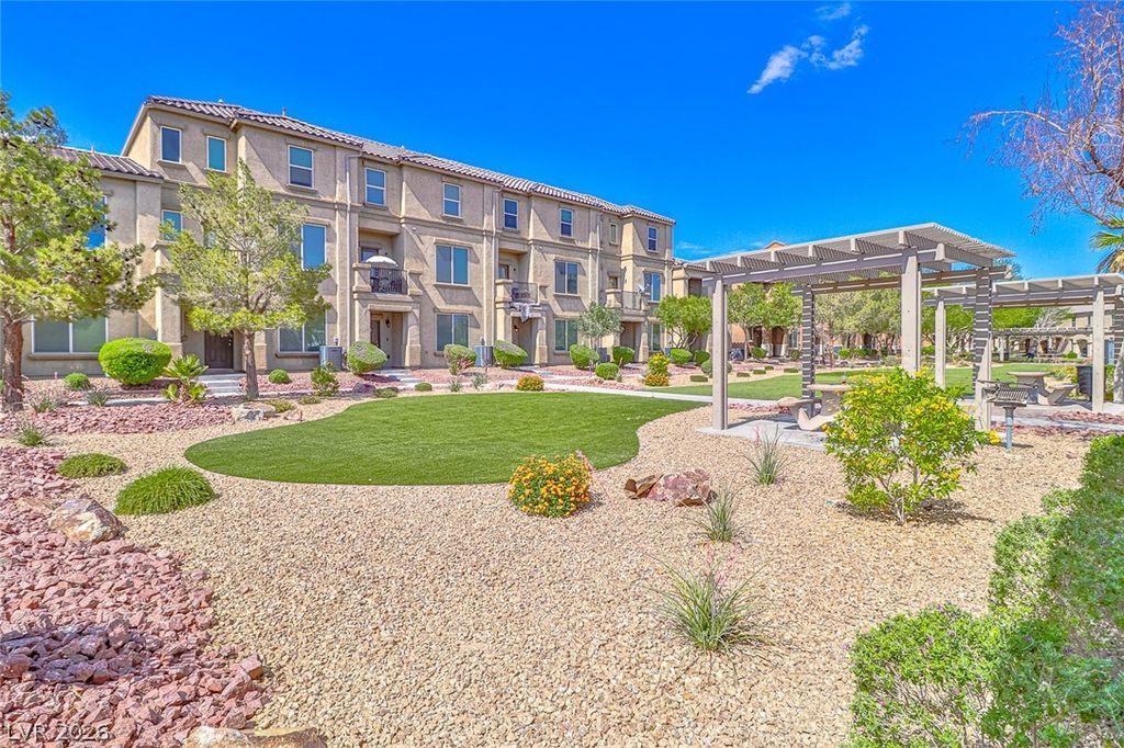 4437 Dover Straight Street 105, Las Vegas, NV 89115