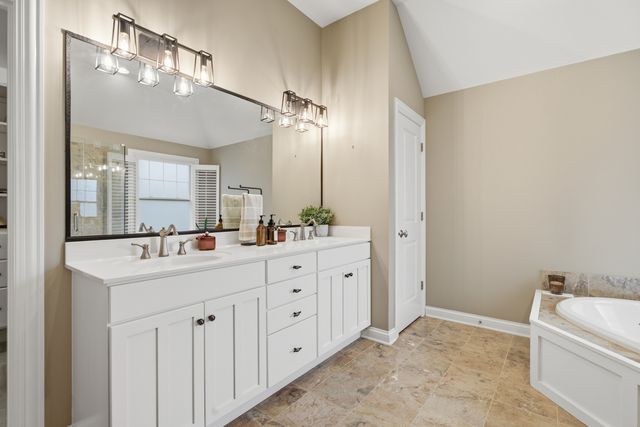 899 Edgewood Drive, Sugar Grove, IL 60554