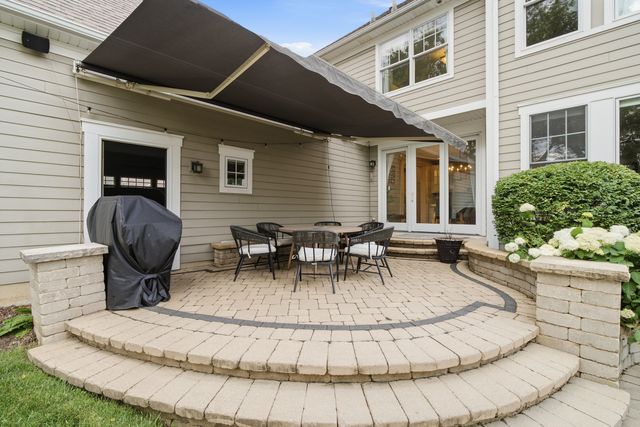 899 Edgewood Drive, Sugar Grove, IL 60554