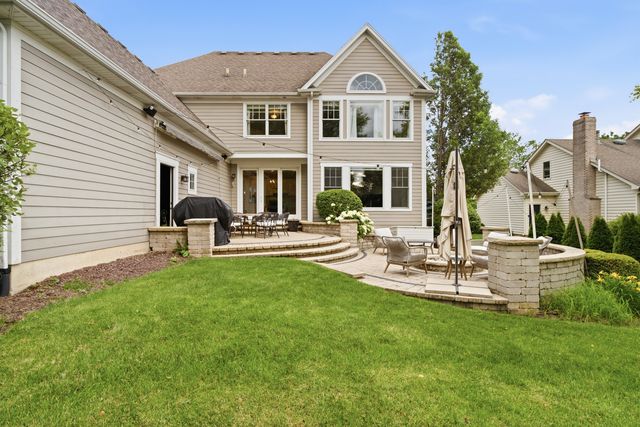 899 Edgewood Drive, Sugar Grove, IL 60554