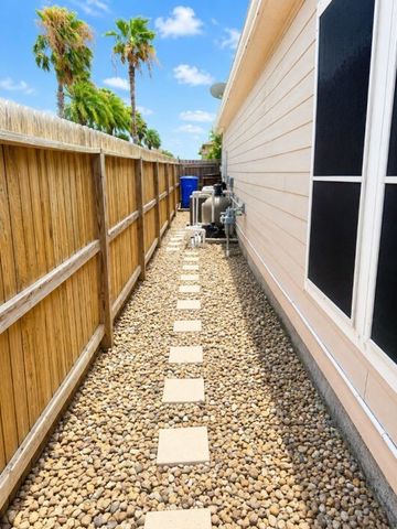 7626 Granite Dr, Corpus Christi, TX 78414