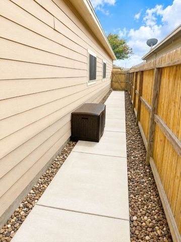 7626 Granite Dr, Corpus Christi, TX 78414