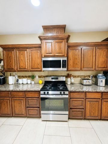 7626 Granite Dr, Corpus Christi, TX 78414