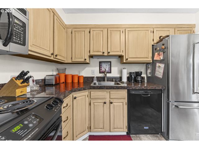 10960 Sw MEADOWBROOK Dr 10, Portland, OR 97224