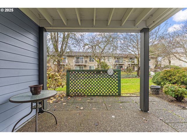 10960 Sw MEADOWBROOK Dr 10, Portland, OR 97224