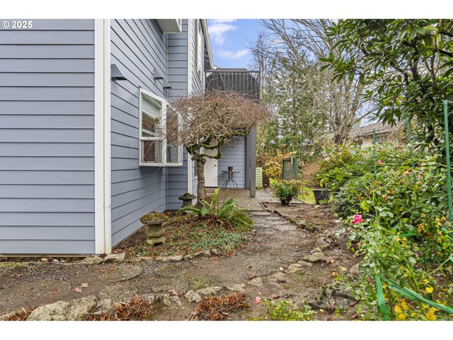 10960 Sw MEADOWBROOK Dr 10, Portland, OR 97224