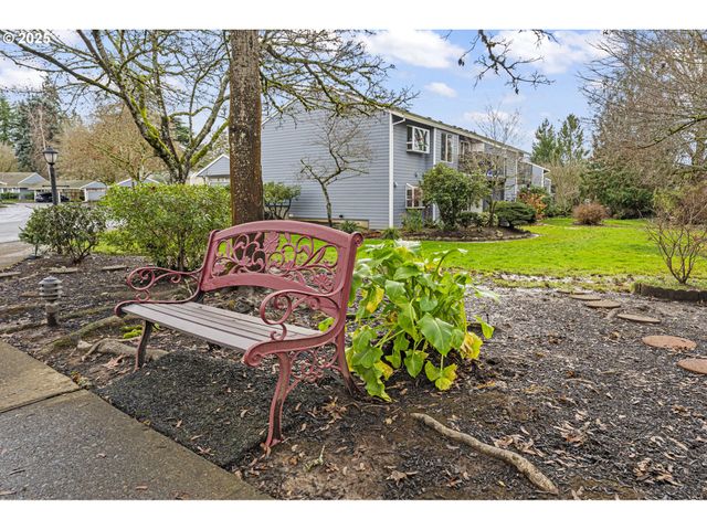 10960 Sw MEADOWBROOK Dr 10, Portland, OR 97224
