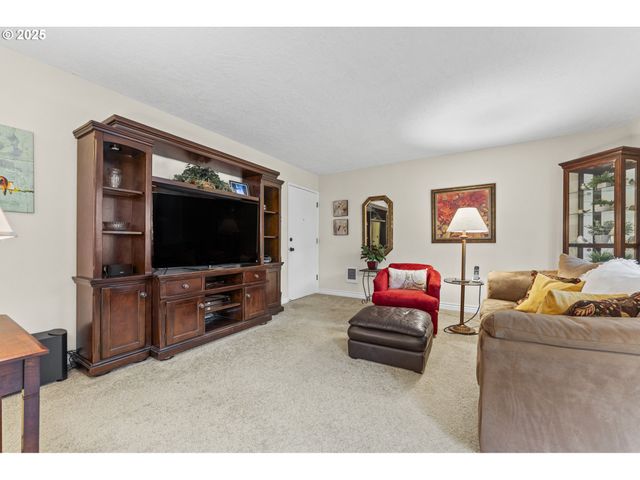 10960 Sw MEADOWBROOK Dr 10, Portland, OR 97224