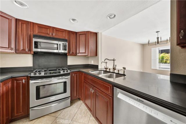 1234 Granville 3, Los Angeles, CA 90025