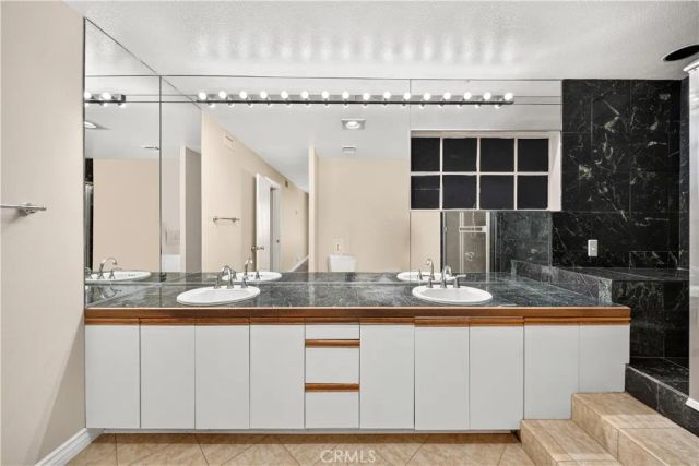 1234 Granville 3, Los Angeles, CA 90025