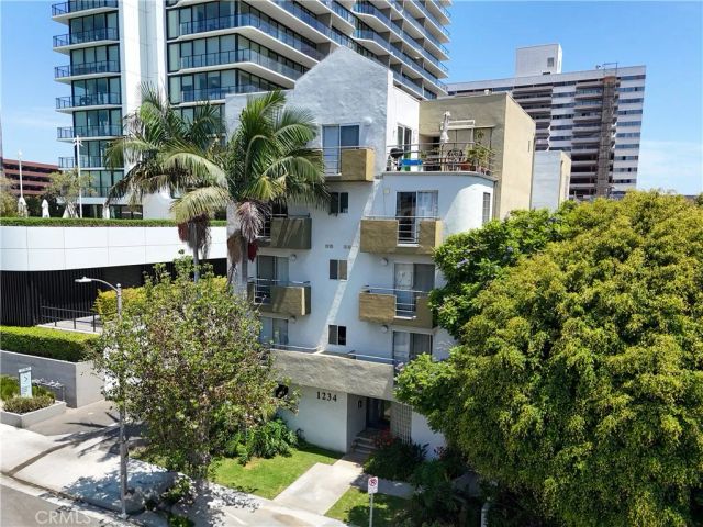 1234 Granville 3, Los Angeles, CA 90025