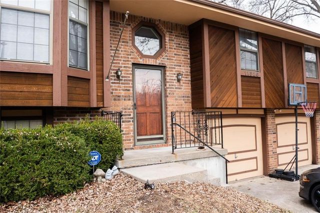 11526 N Wayne Avenue, Kansas City, MO 64155