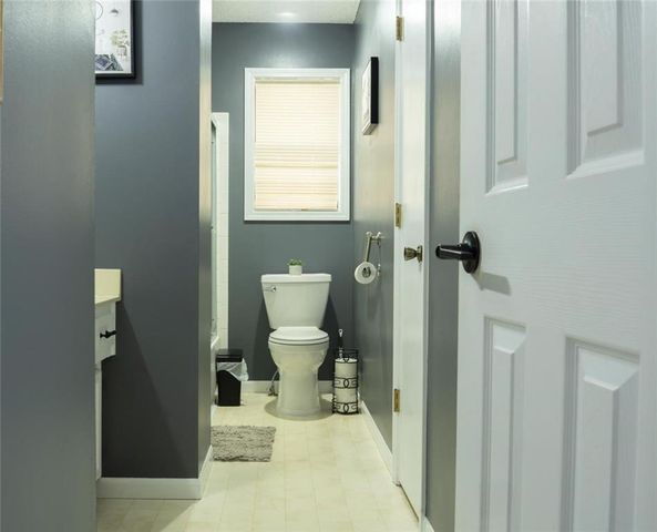 11526 N Wayne Avenue, Kansas City, MO 64155