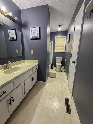 11526 N Wayne Avenue, Kansas City, MO 64155