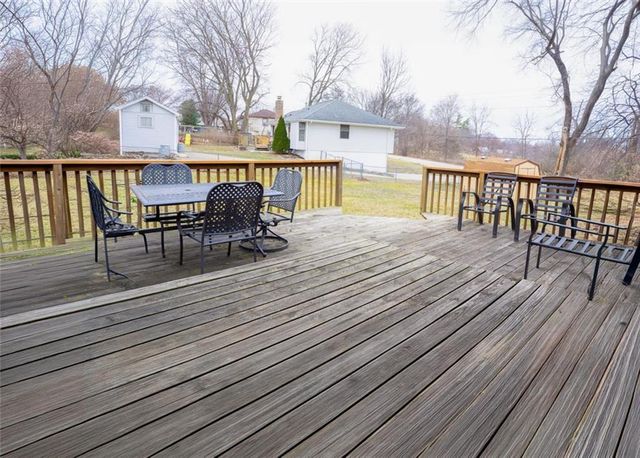 11526 N Wayne Avenue, Kansas City, MO 64155