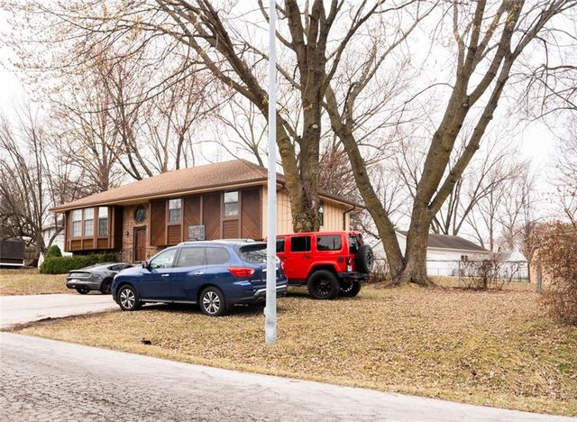 11526 N Wayne Avenue, Kansas City, MO 64155