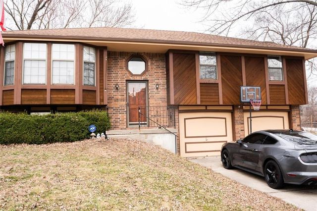 11526 N Wayne Avenue, Kansas City, MO 64155