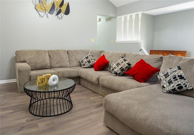 11526 N Wayne Avenue, Kansas City, MO 64155