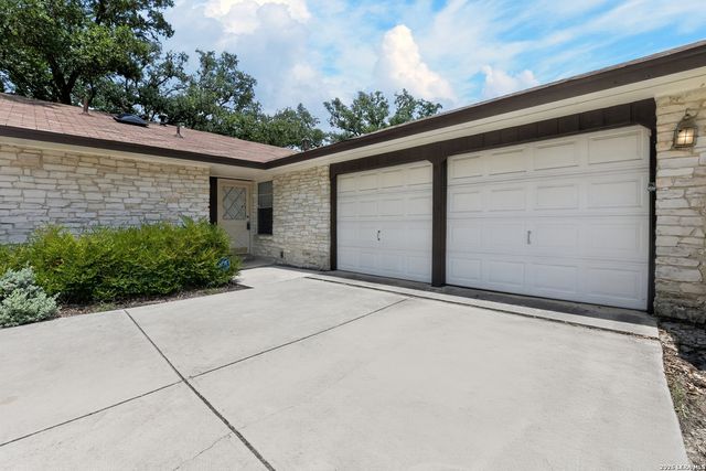 5823 BOGART DR, San Antonio, TX 78240