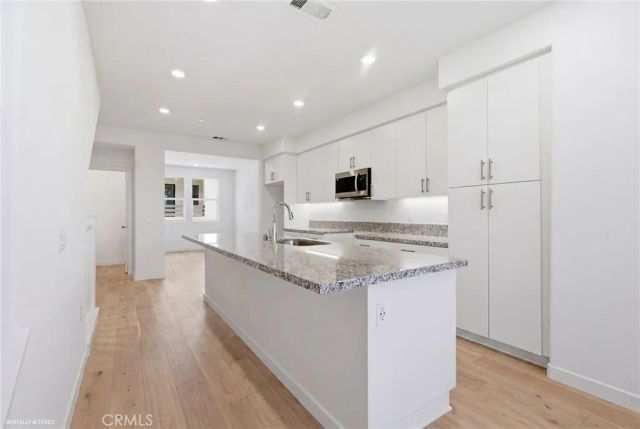 111 Evergreen Lane, Claremont, CA 91711