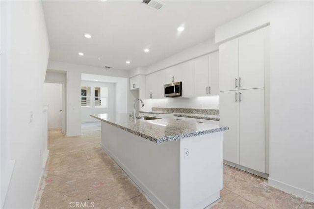 111 Evergreen Lane, Claremont, CA 91711