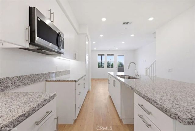 111 Evergreen Lane, Claremont, CA 91711