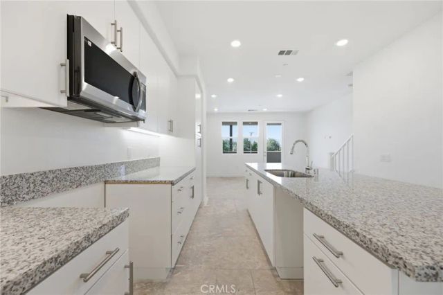 111 Evergreen Lane, Claremont, CA 91711