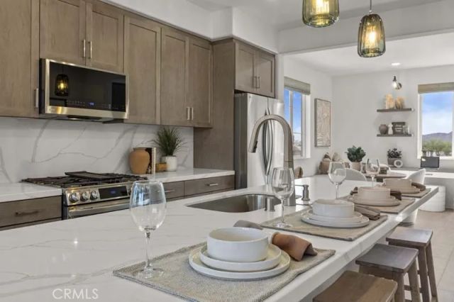 111 Evergreen Lane, Claremont, CA 91711